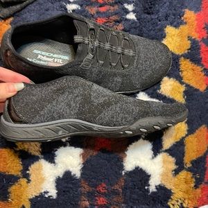 Sketchers size 10 woman’s